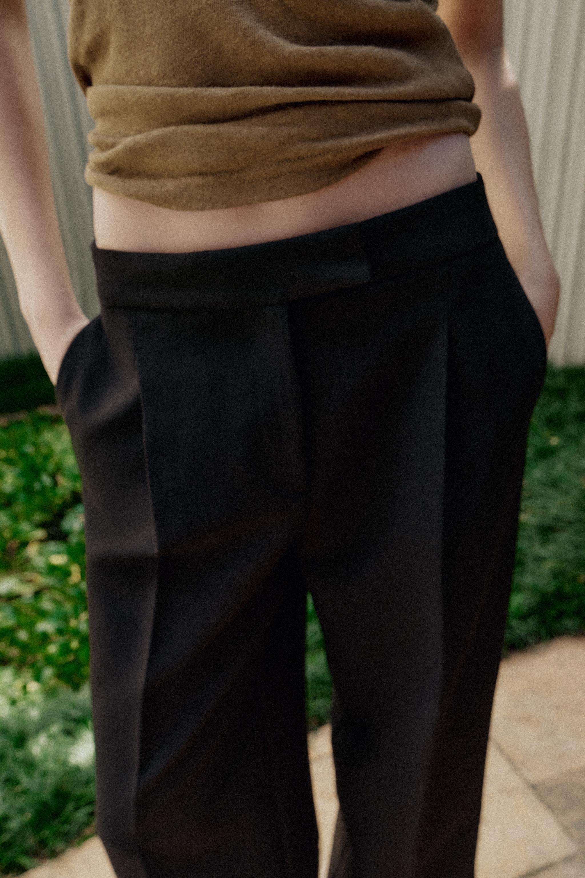 PLEATED WIDE LEG PANTS
